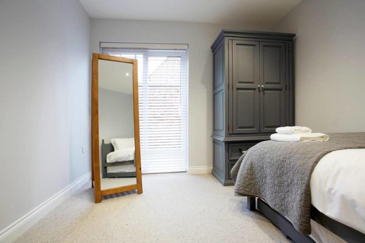 - The Burton Stone - With Parking * York