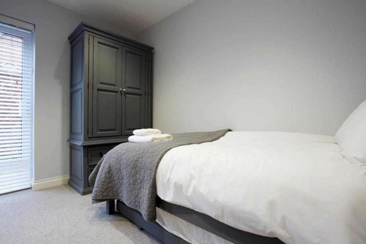 - The Burton Stone - With Parking * York
